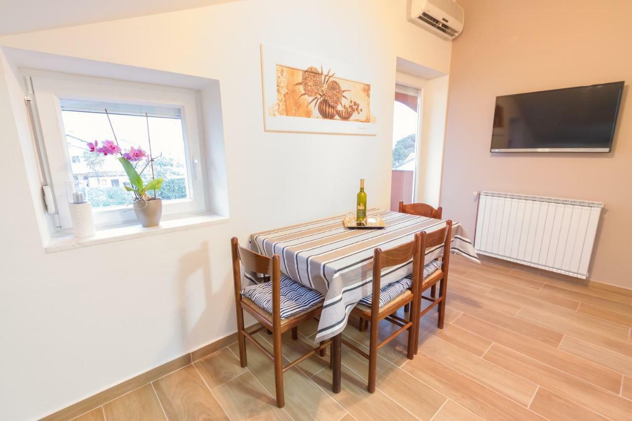 Apartments Mirjana Novigrad  Zewnętrze zdjęcie